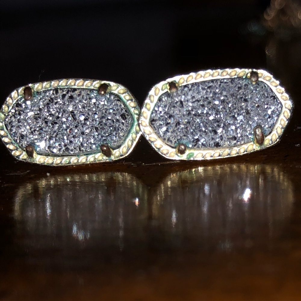 Kendra Scott Studs!